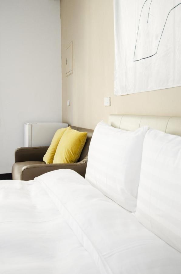 Tt Guesthouse旅人時光民宿 ไถหนาน ภายนอก รูปภาพ